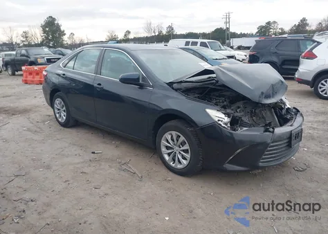 2017 Toyota Camry Le z USA, uszkodzony, nr VIN 4T1BF1FK3HU278316